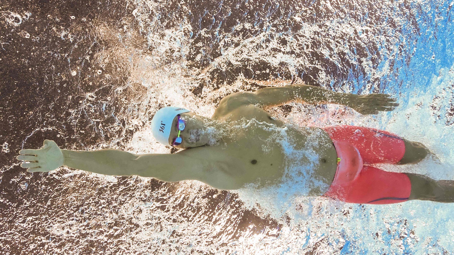 “马科斯·梅特罗的全能技巧，助力美洲狮队在世界赛场中崭露头角”