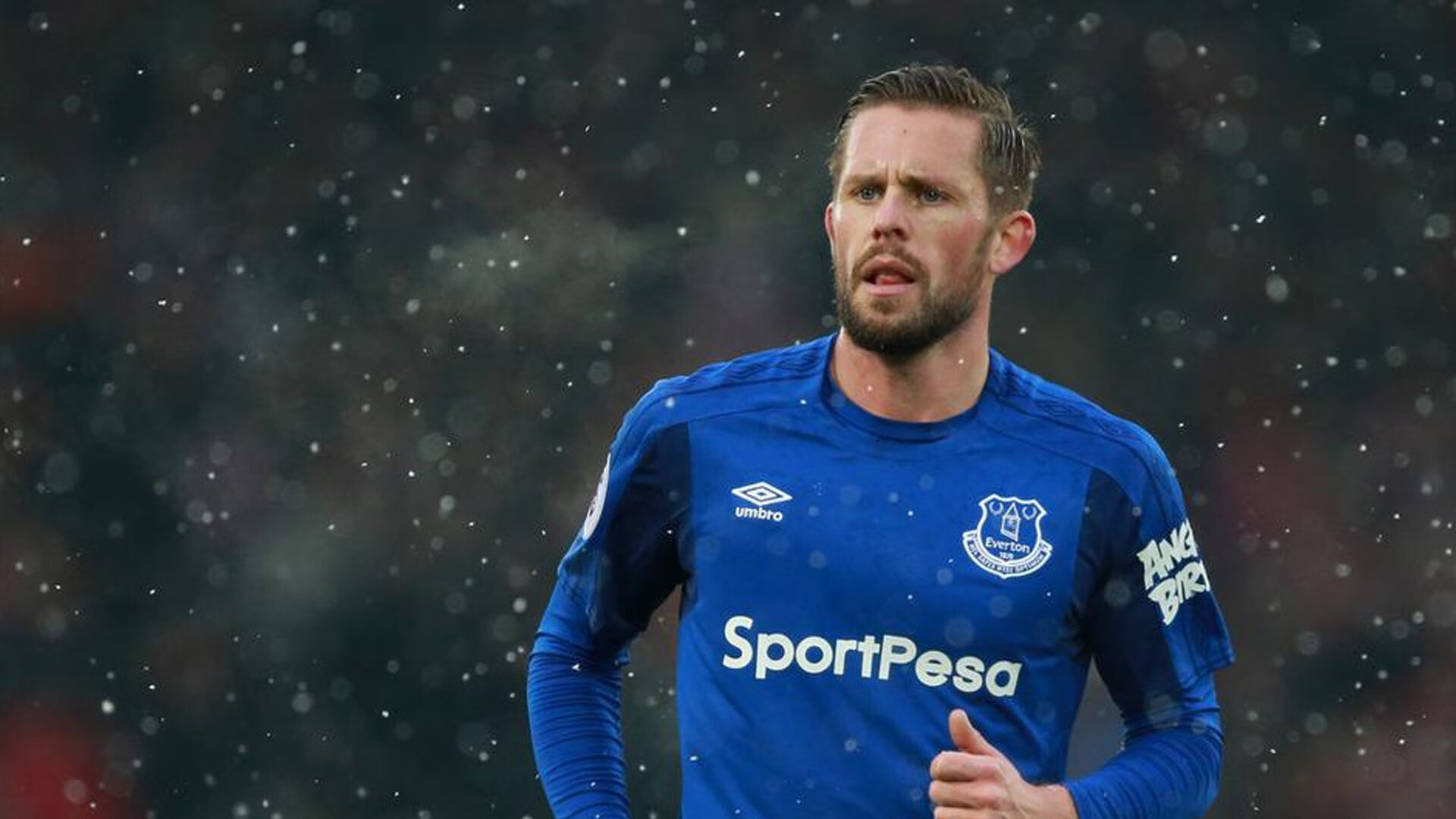 “金牛区城北体育馆：运动舞蹈赛，赛场上每个动作都是舞者突破极限的体现”