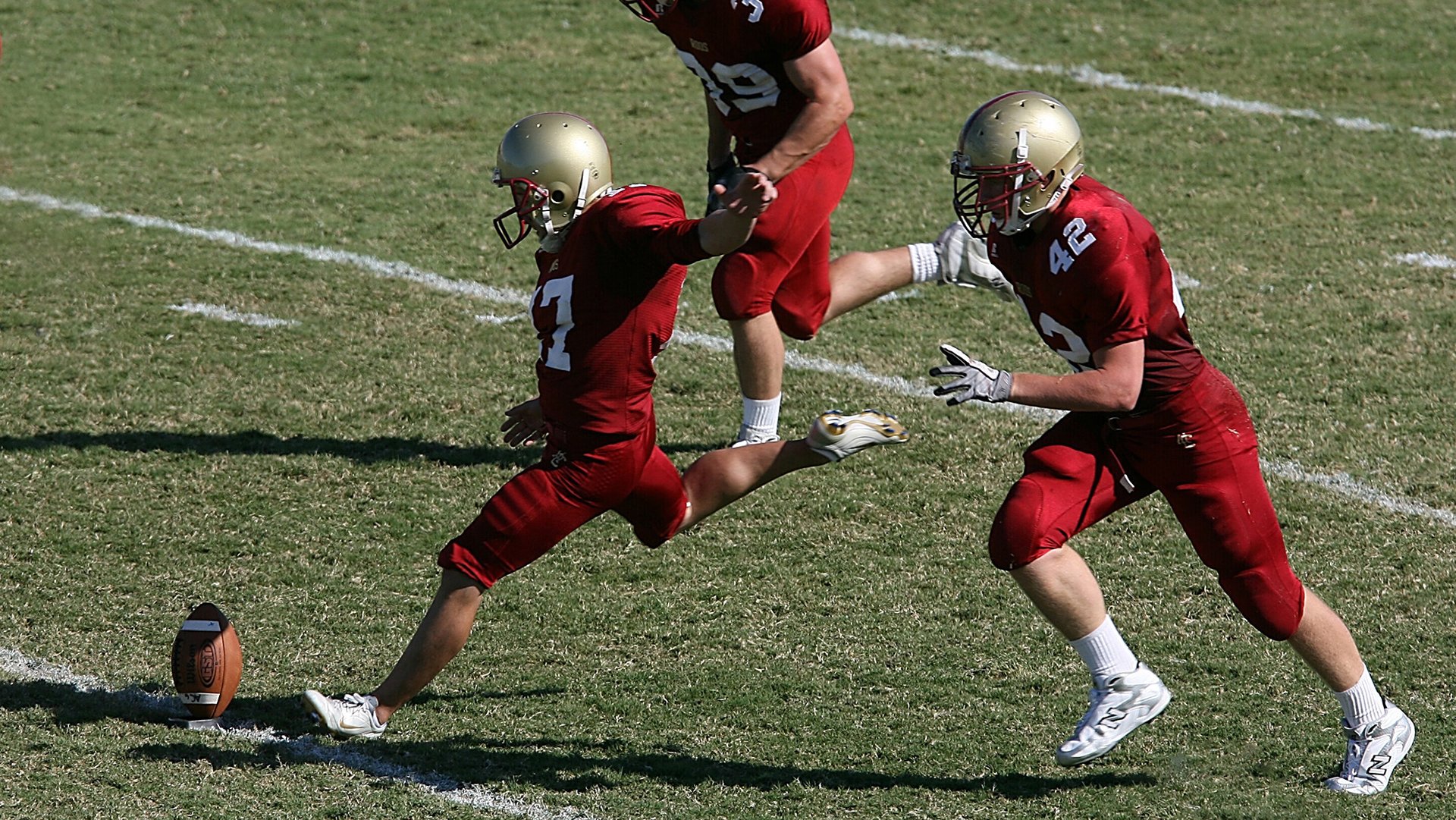 亚历克斯·格林伍德的球场控制力，令袋鼠队攻守兼备，亚历克斯-格林伍德