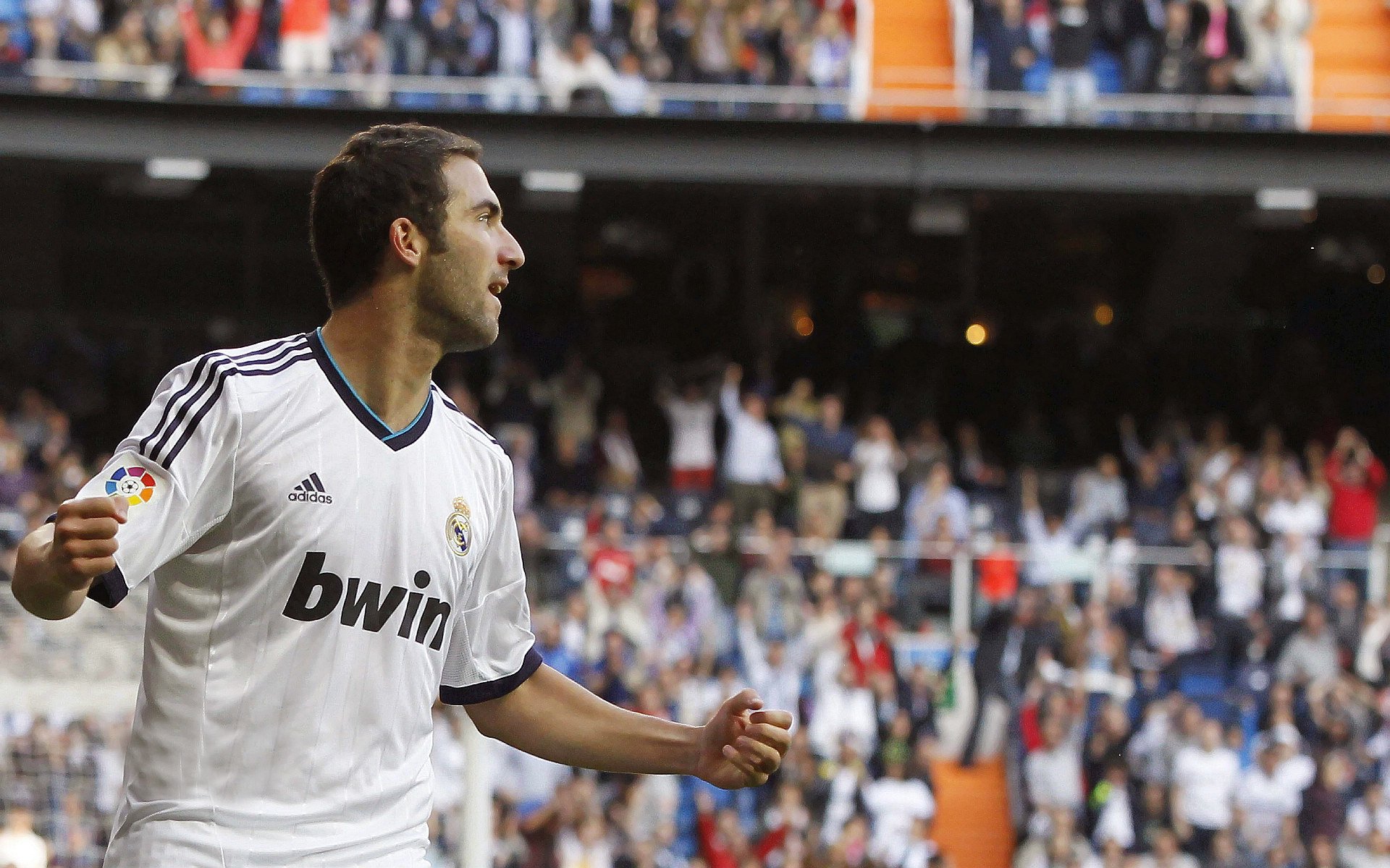 划频波动对成绩影响的实证分析，频率与划距的关系